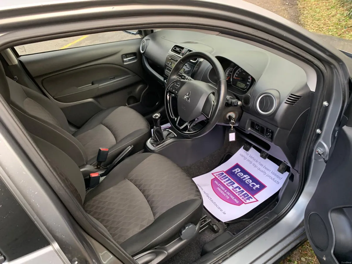 Mitsubishi Space Star SPAC 5MT INVITE 4DR - Image 4