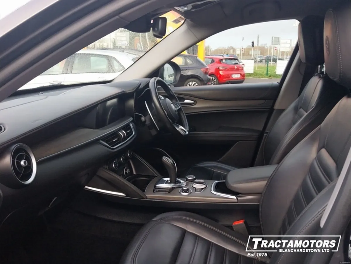Alfa Romeo Stelvio 2.0L TURBO 200BHP AWD L 2.0 TI - Image 3