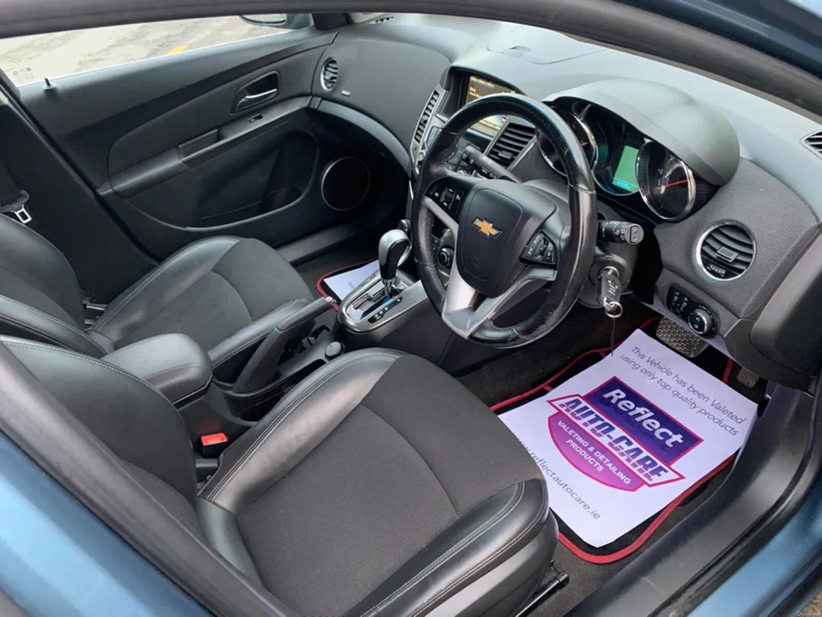 Chevrolet Cruze 1.8 LTZ NAV 5DR AUTO - Image 5