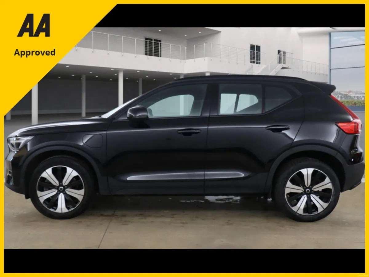 Volvo XC40 2022 T4 PLUS 1.5 Petrol Plug In Hybird - Image 3