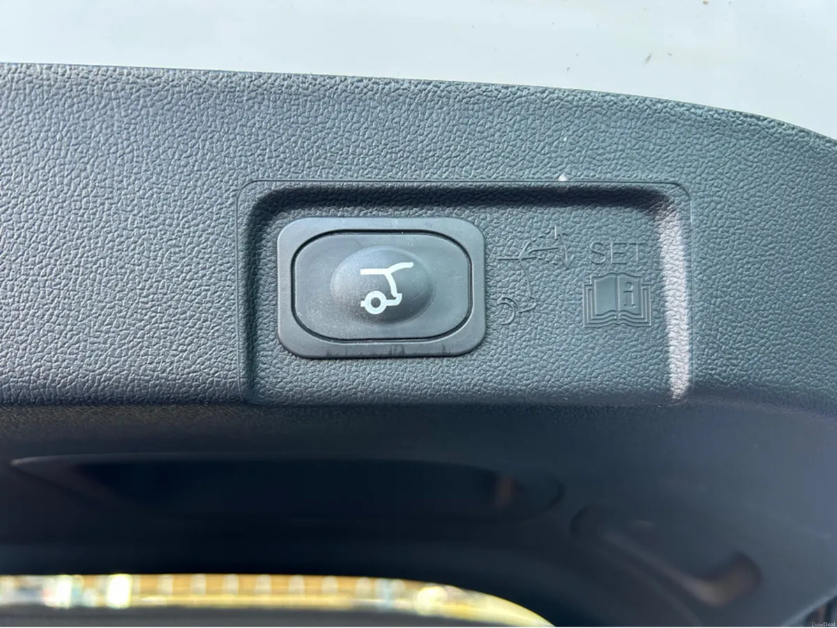 Ford Puma GEN-E PREMIUM 5DR 168PS 12 - Image 4