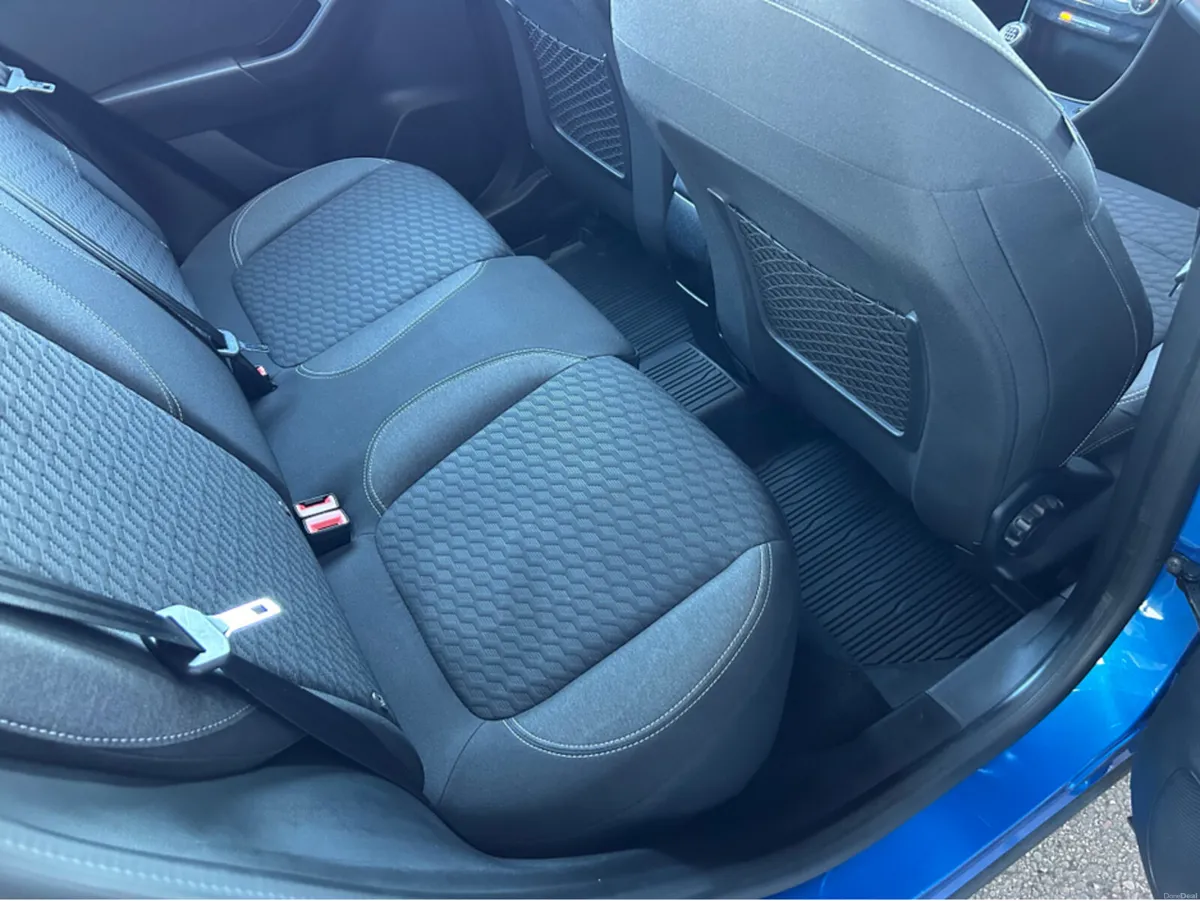 Ford Puma TITANIUM 5DR 1.0T 125 MHEV M6 4 - Image 3