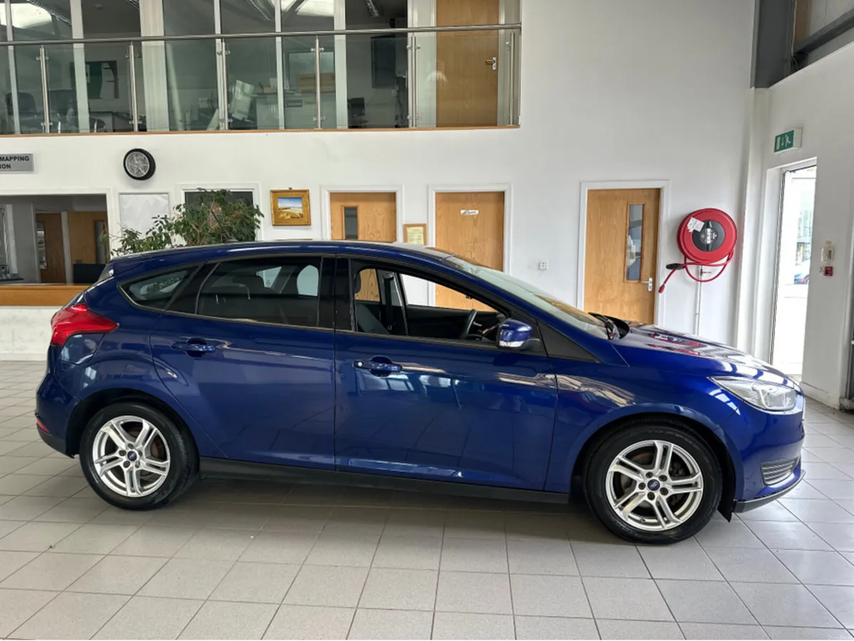 Ford Focus 1.5 TDCI STYLE ECONETIC 105PS 5DR - Image 6