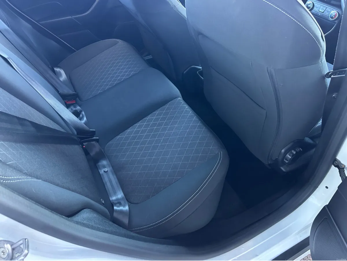 Ford Fiesta ACTIVE1.0ECOB 100PS 6SPEED 4DR - Image 5