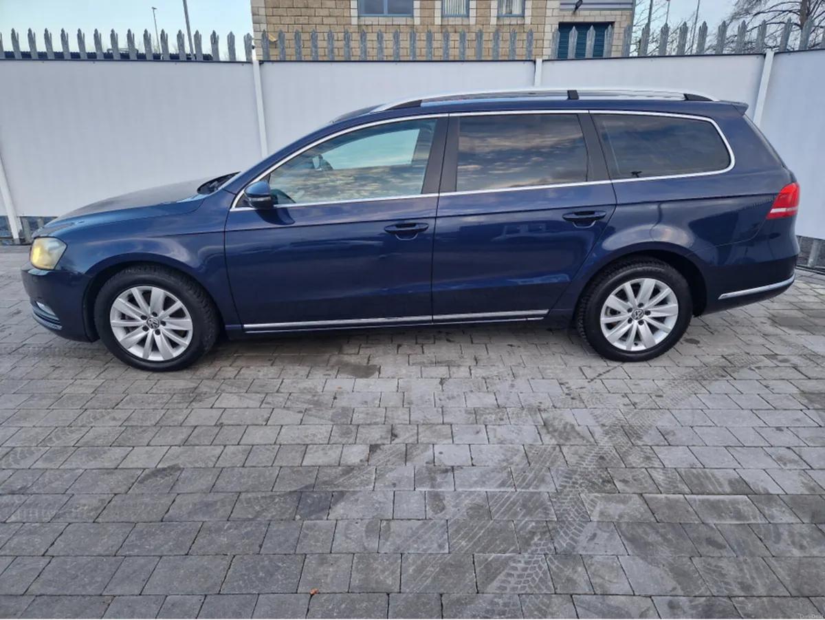 Volkswagen Passat 1.4 PETROL AUTO - Image 4