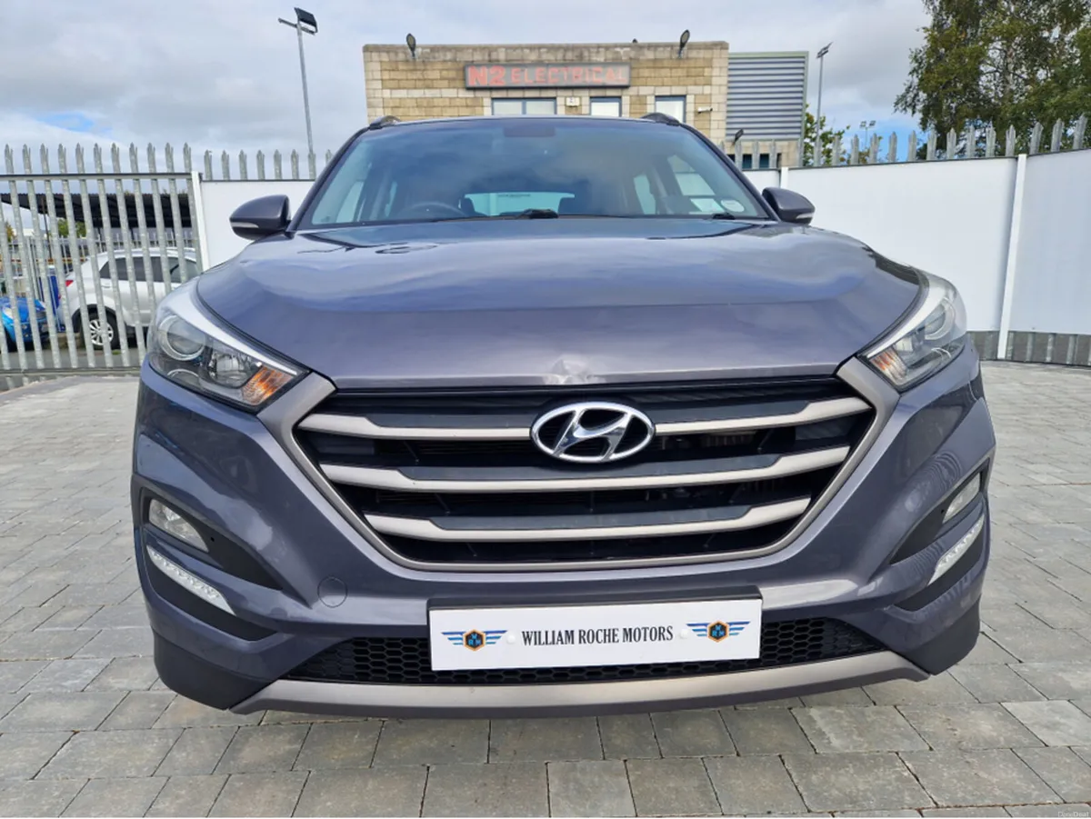 Hyundai Tucson PREMIUM 5DR - Image 3