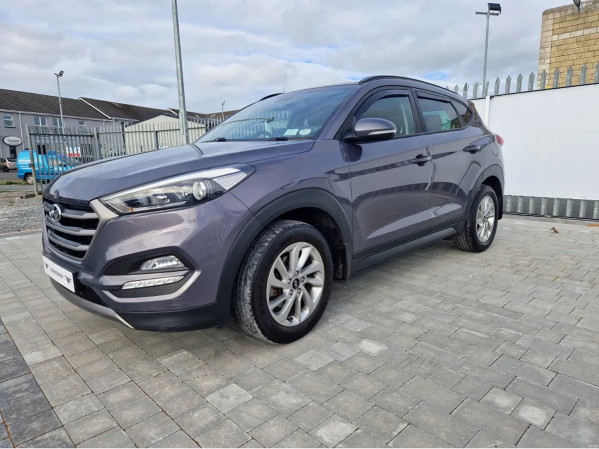 Hyundai Tucson PREMIUM 5DR - Image 4