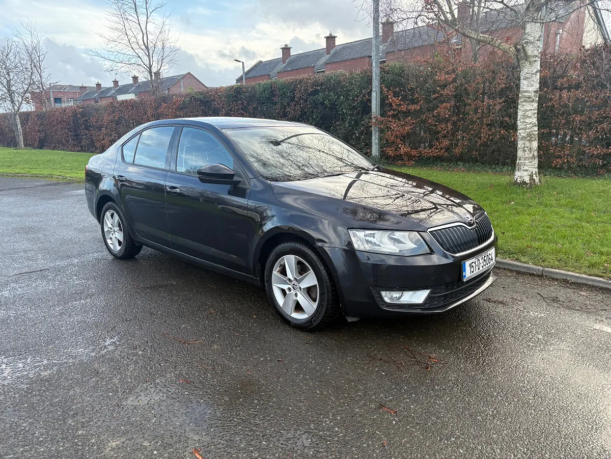 Skoda Octavia AMBITION 1.6 TDI 105HP DSG 4 4DR AUT - Image 1