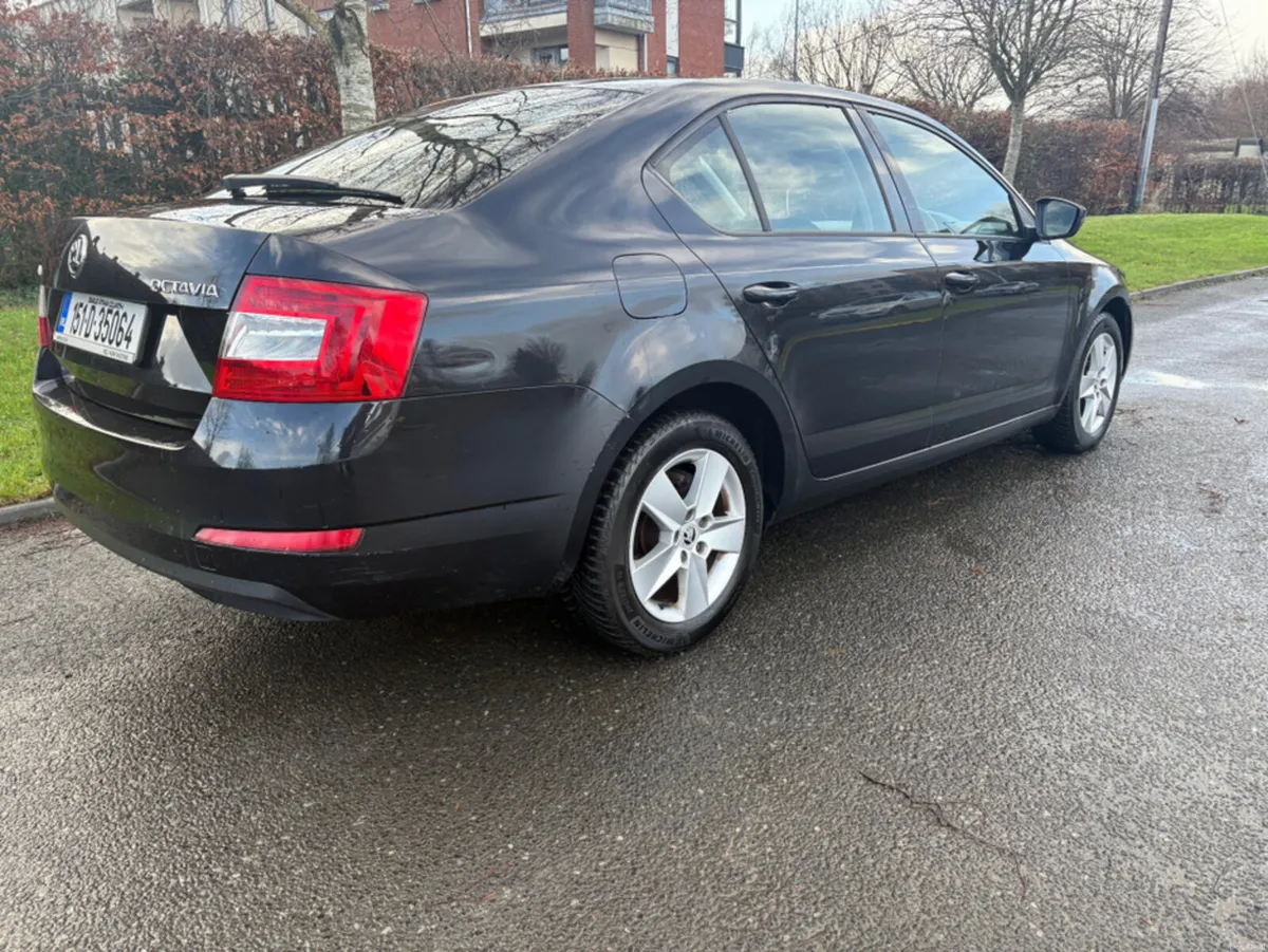 Skoda Octavia AMBITION 1.6 TDI 105HP DSG 4 4DR AUT - Image 3