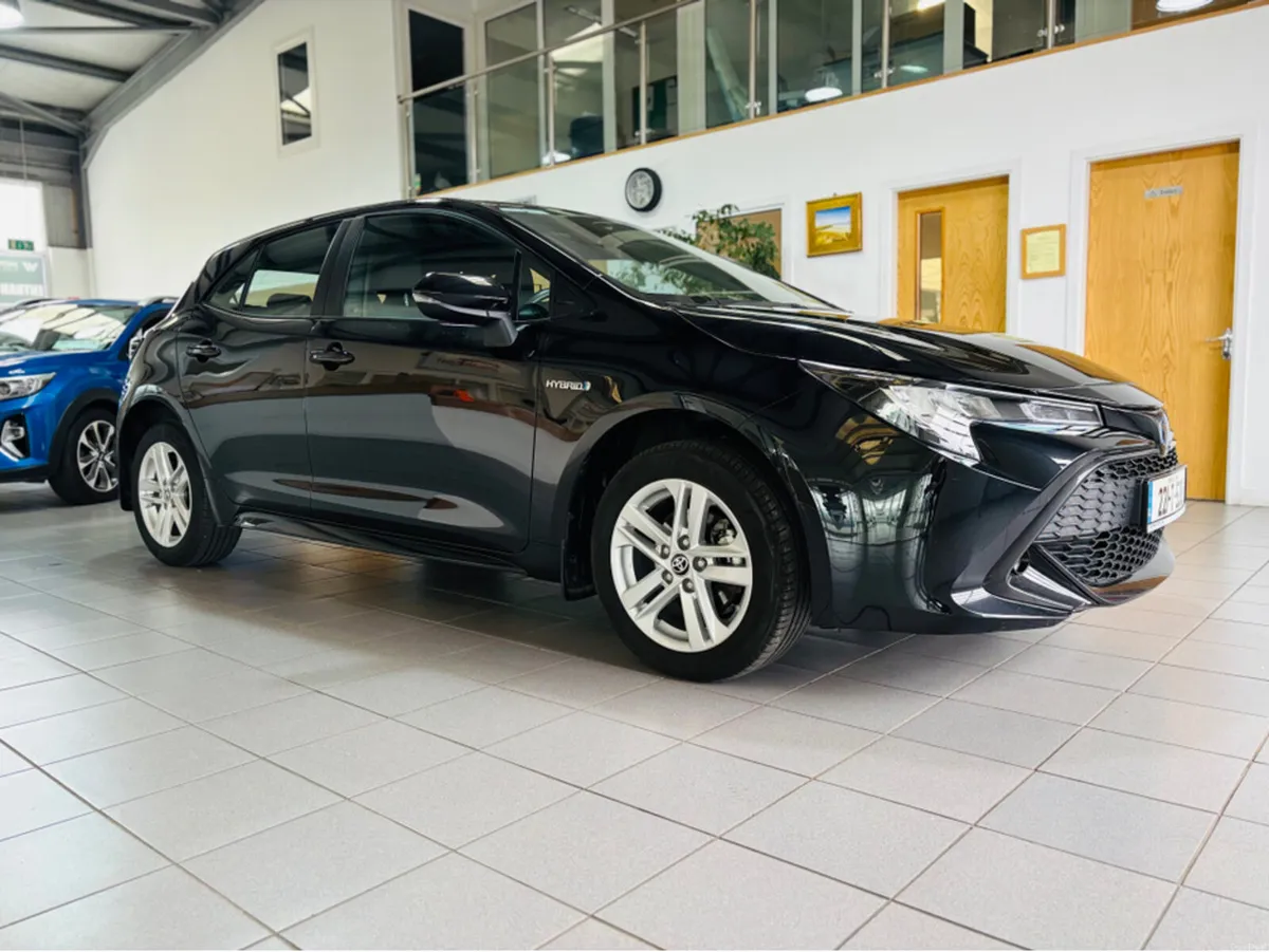 Toyota Corolla HYBRID LUNA H/B 4DR AUTO - Image 5