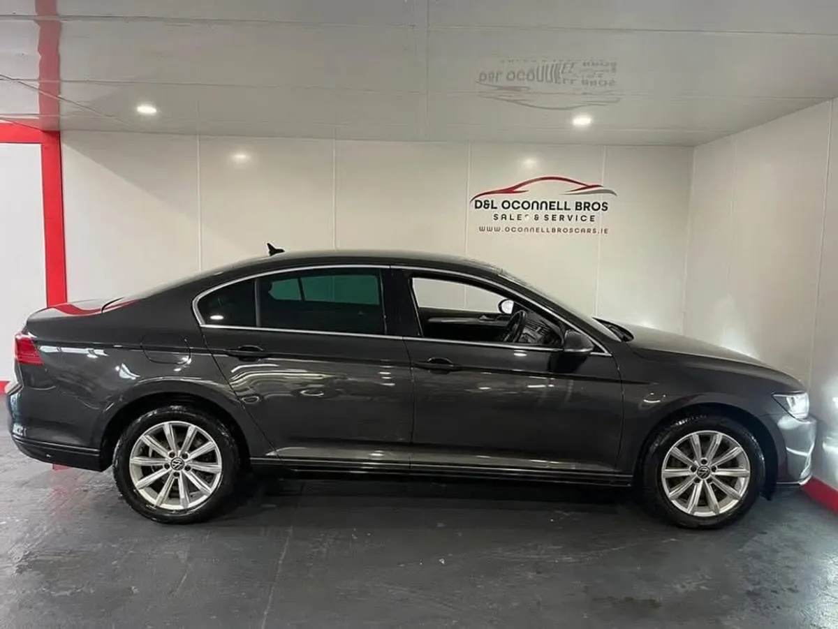 Volkswagen Passat BUSINESS 2.0 TDI MANUAL 6SPEED F - Image 2