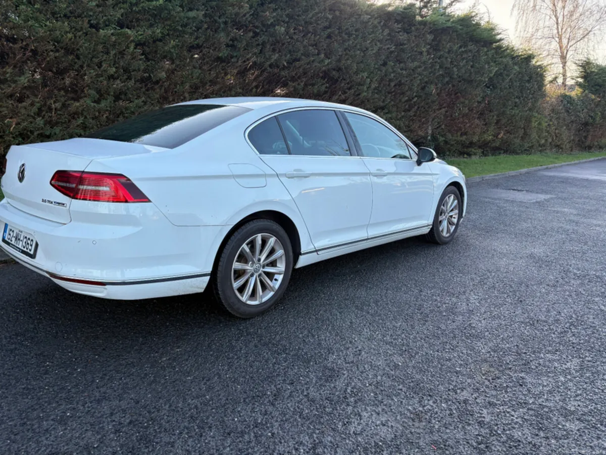 Volkswagen Passat HIGHLINE 2.0 TDI MANUAL 6SPEED F - Image 3
