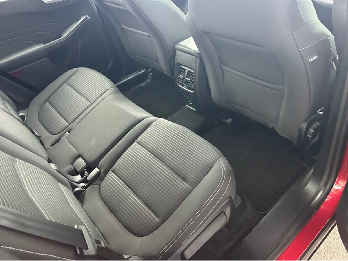 Ford Kuga TITANIUM 2.5 PHEV 225 S6.2 CT 4DR - Image 4