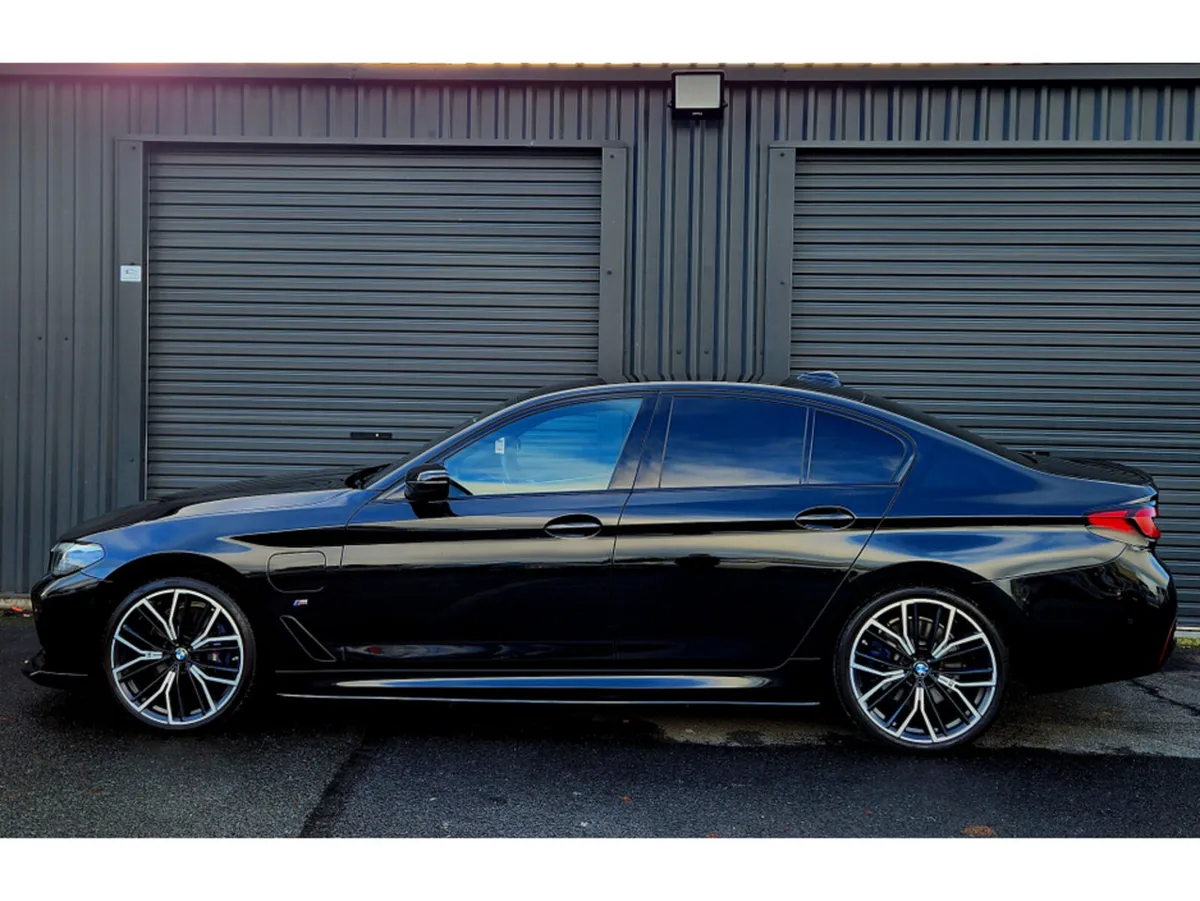 BMW 5-Series 530E M SPORT PRO PACK AUTO - Image 4