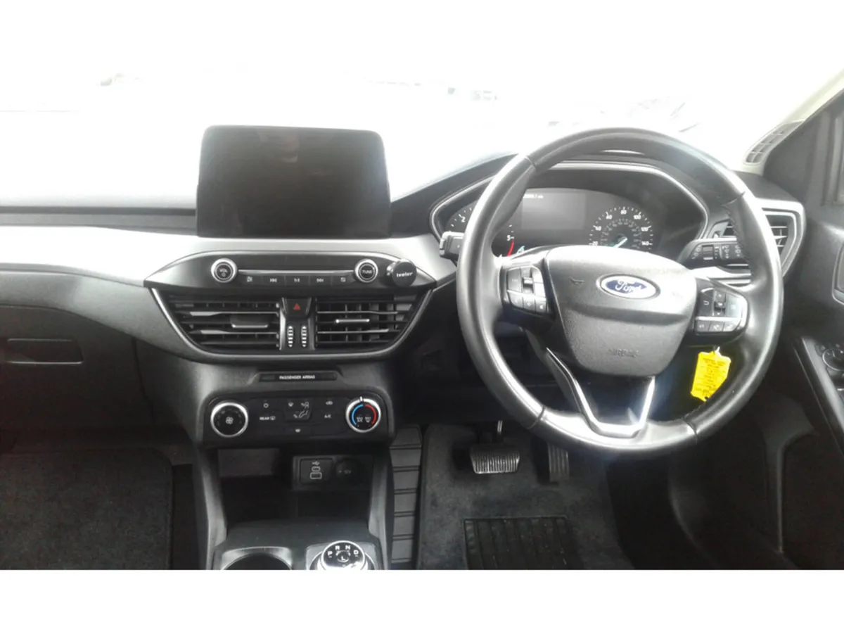 Ford Focus TREND ECOBLUE AUTO estate - Image 3