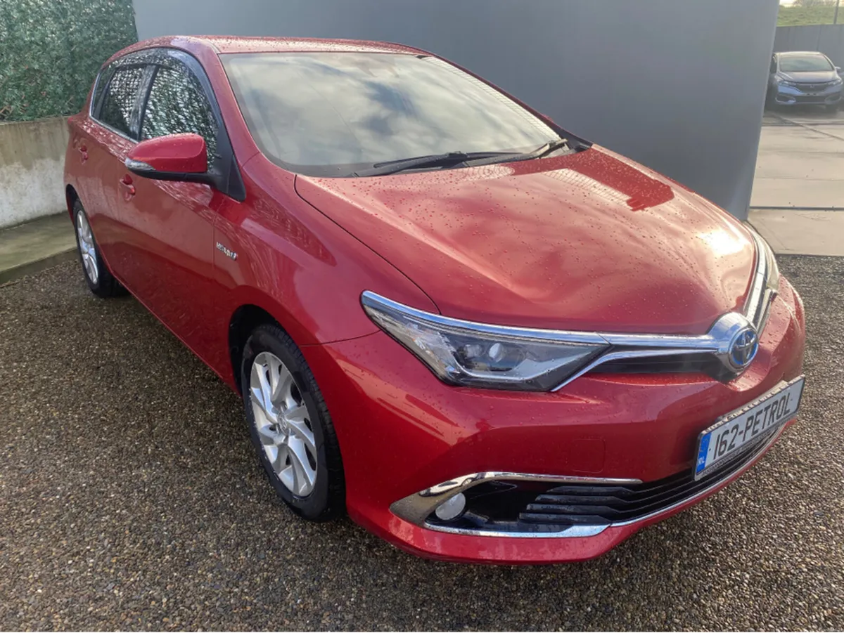 Toyota Auris 1.8 HYBRID ICON - Image 1