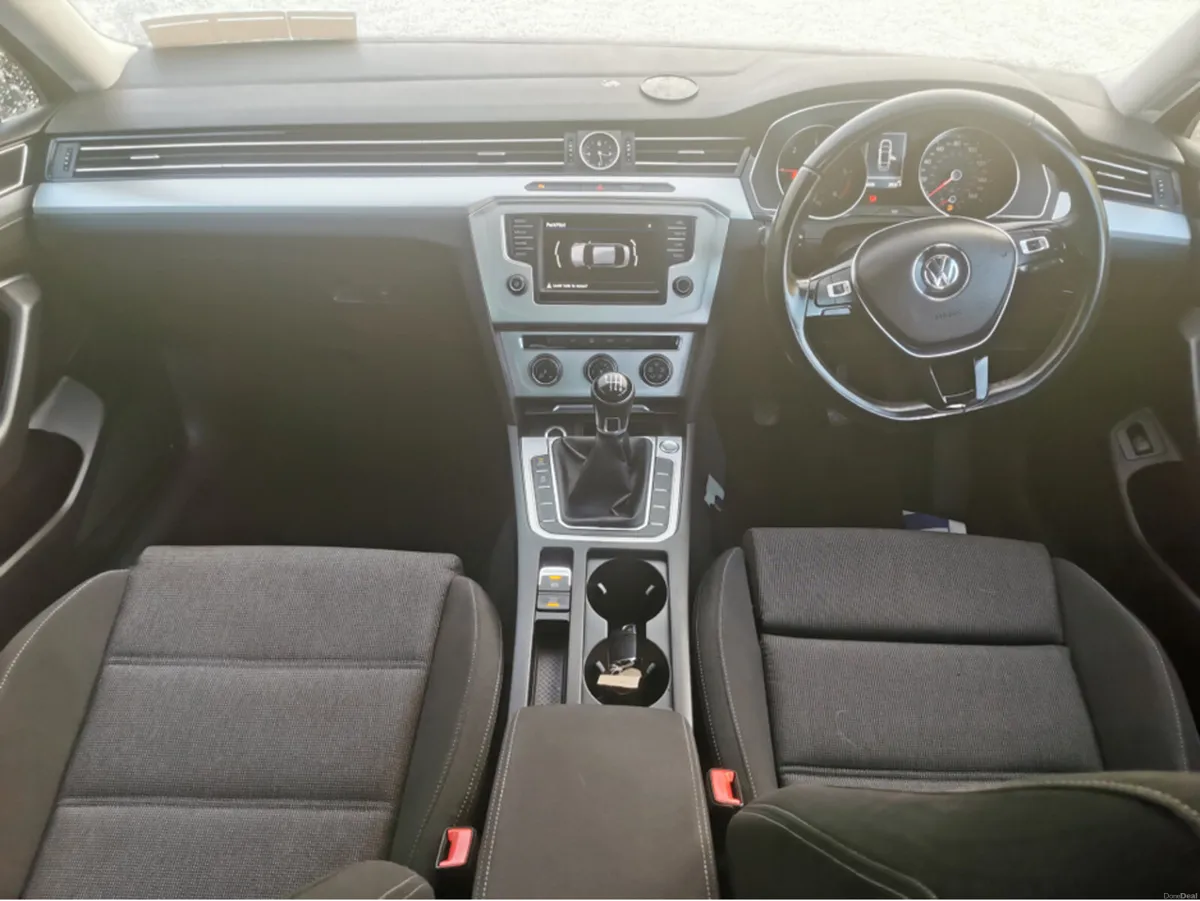 Volkswagen Passat 1.6 TDI SE BUSINESS DSG Auto - Image 4