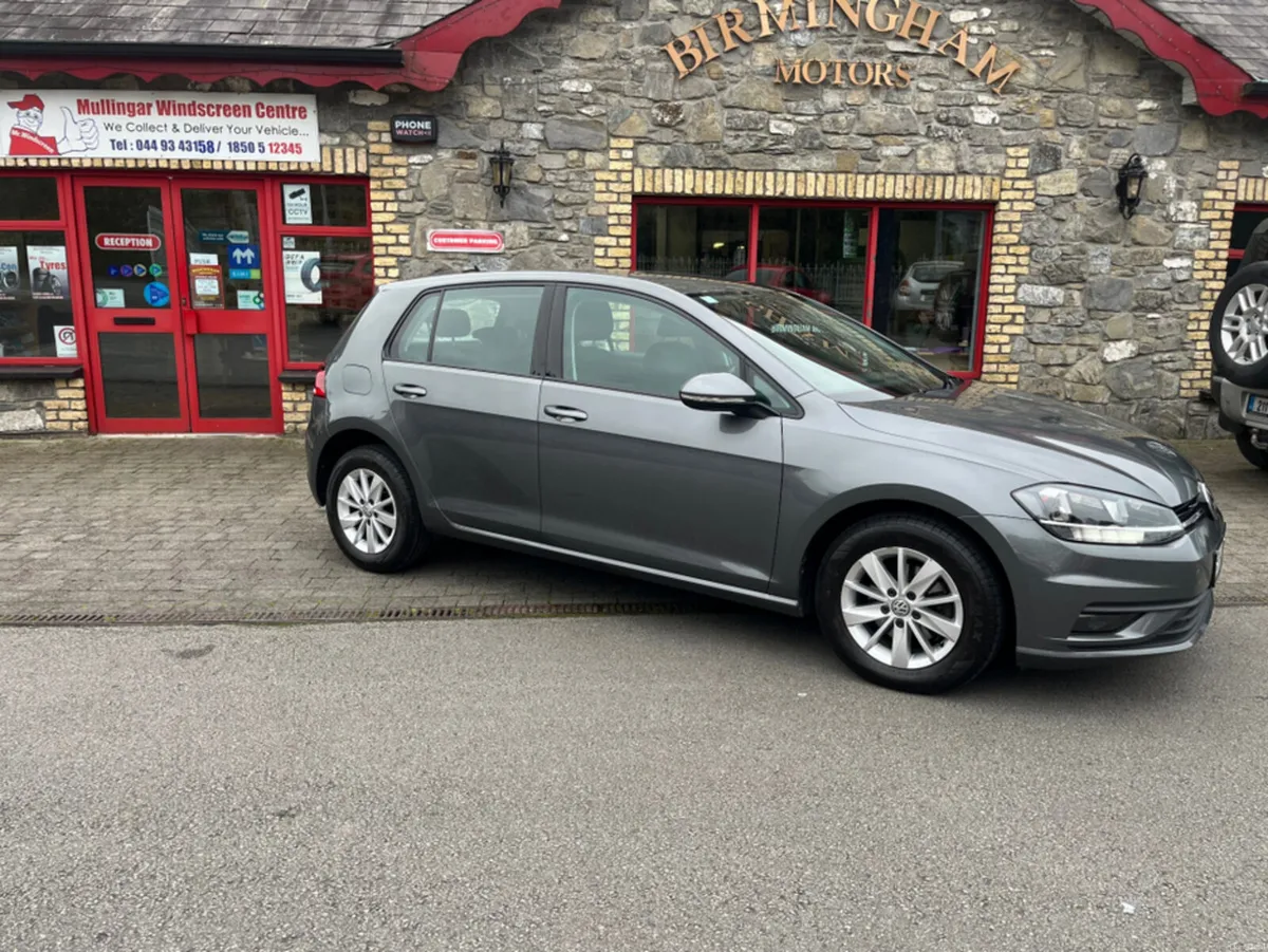 Volkswagen Golf TRENDLINE 1.0 TSI MANUAL 6SPEED FW - Image 3