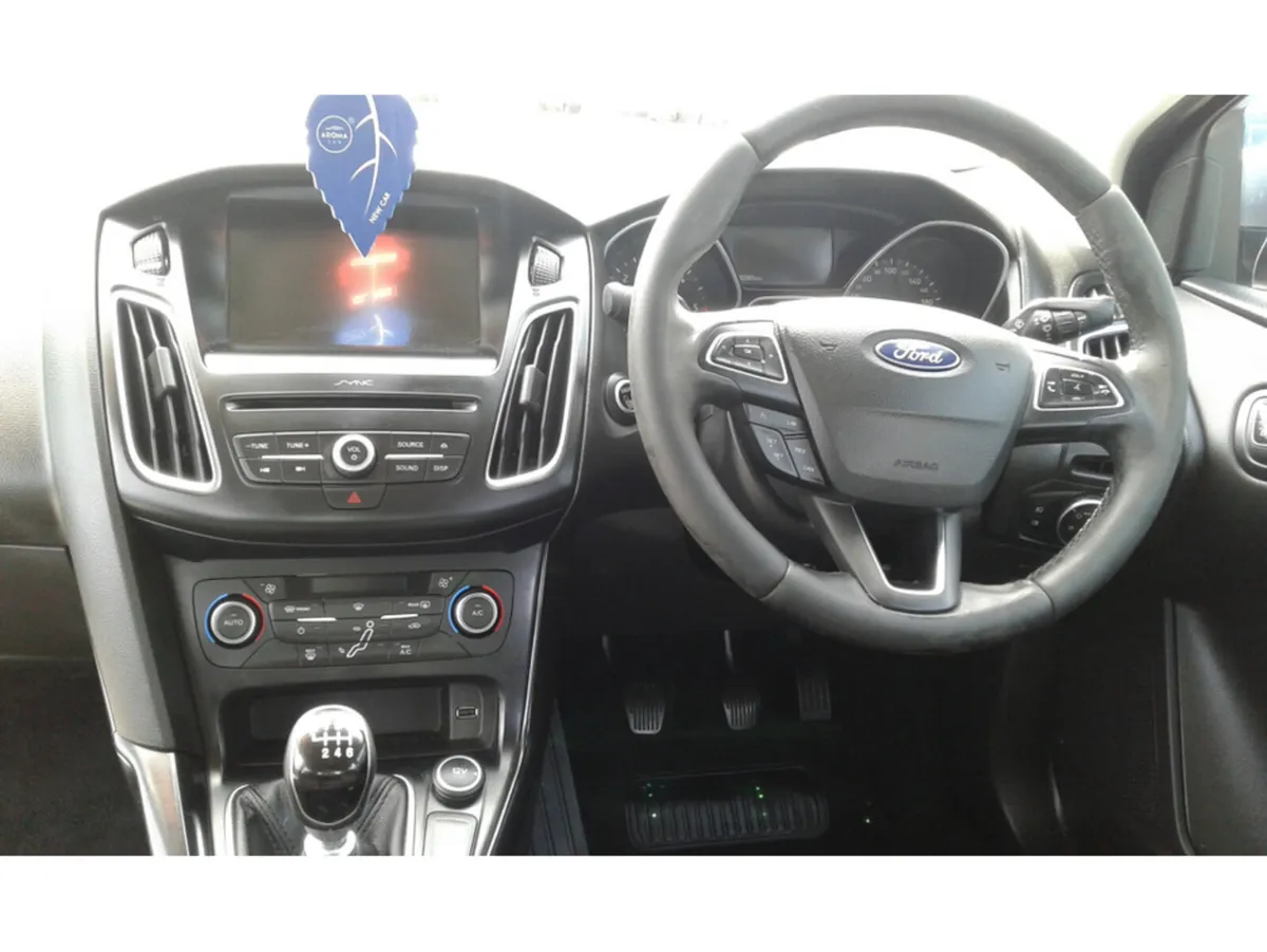 Ford Focus TITANIUM 1.5 TD 95PS 6SPEED 4DR - Image 3
