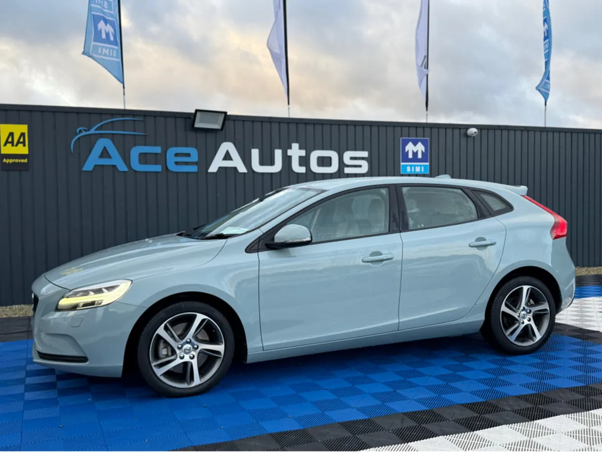 Volvo V40 MOMENTUM - 2.0L DIESEL - AUTO - 12M WARR - Image 4