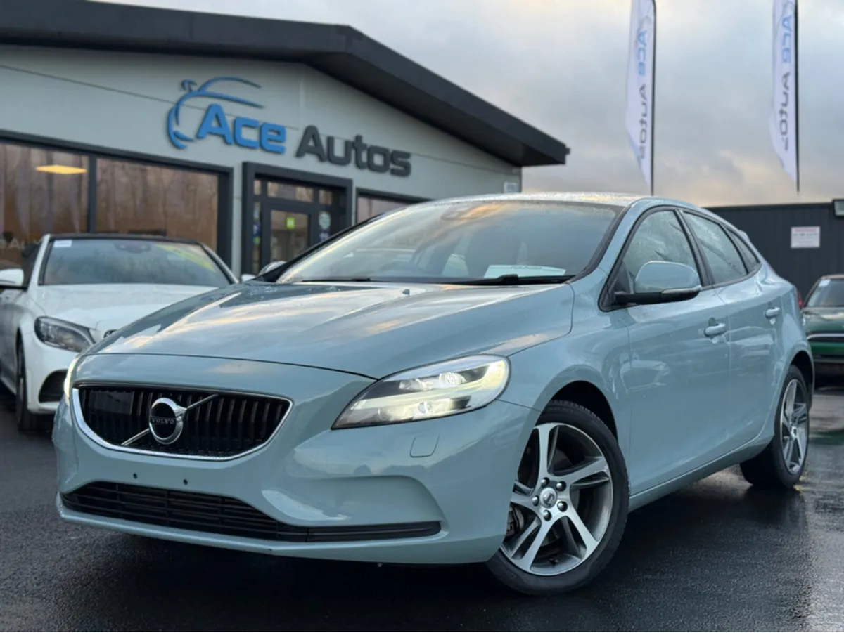 Volvo V40 MOMENTUM - 2.0L DIESEL - AUTO - 12M WARR - Image 1