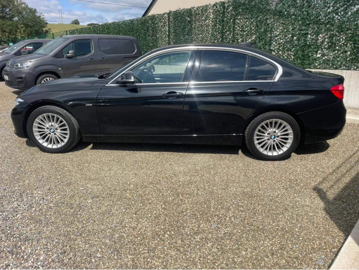 BMW 3-Series 320D Luxury - Image 3