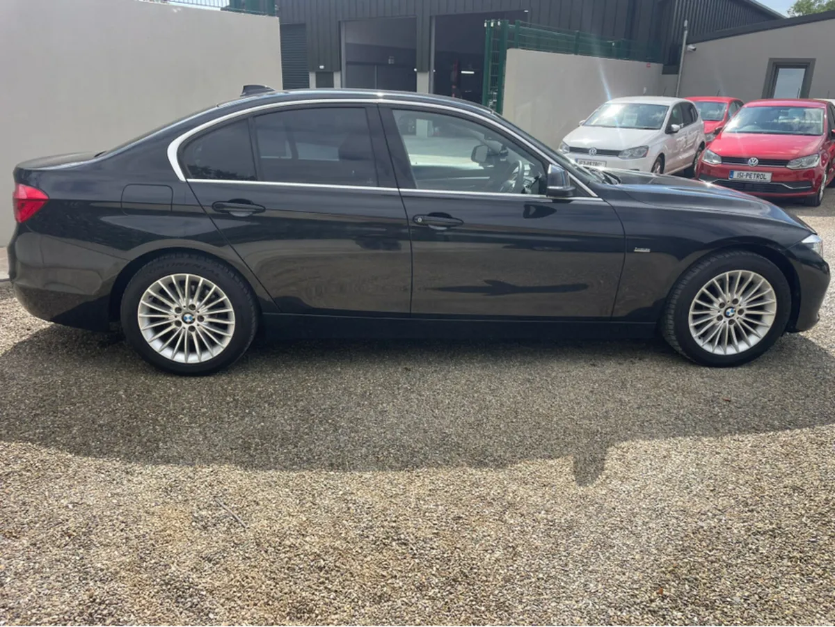 BMW 3-Series 320D Luxury - Image 4