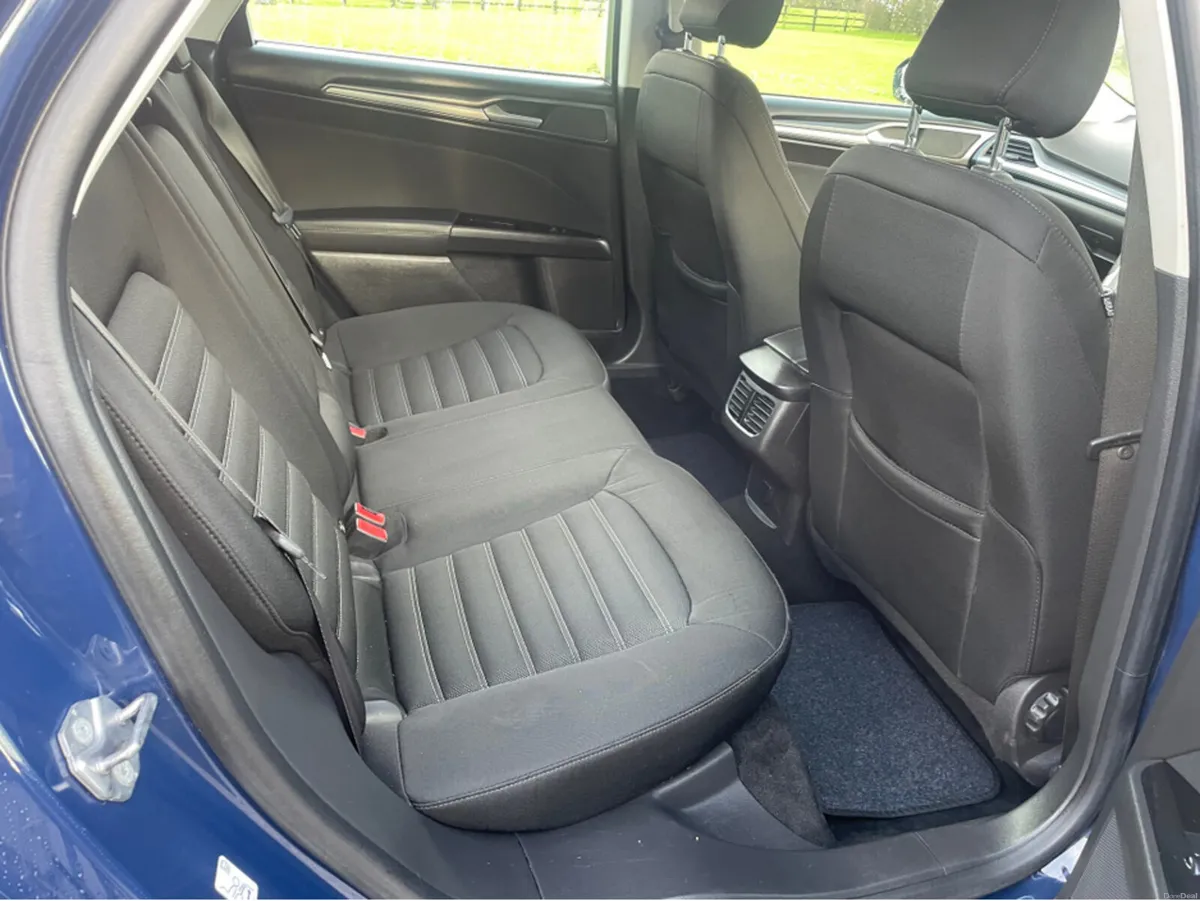Ford Mondeo 1.5 TDCI 120 ZETEC EC ECONETIC S/S 5DR - Image 4