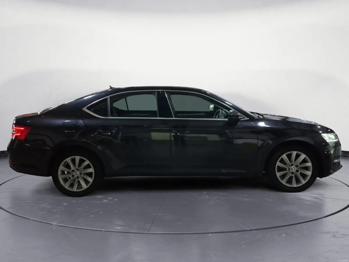 Skoda Superb AMBITION 2.0 TDI 122BHP DSG 5DR - Image 4
