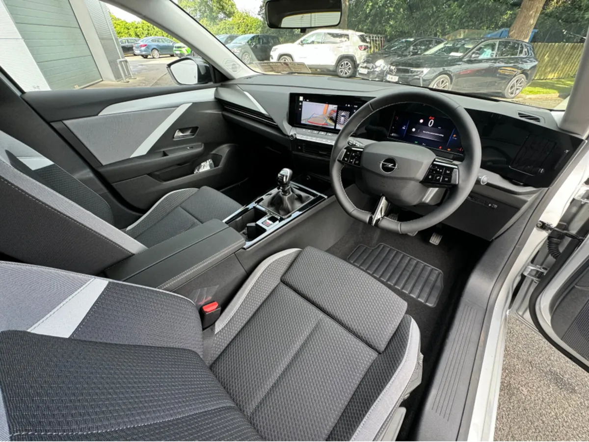 Opel Astra Tourer | Elegance | 1.2 | 110PS - Image 3