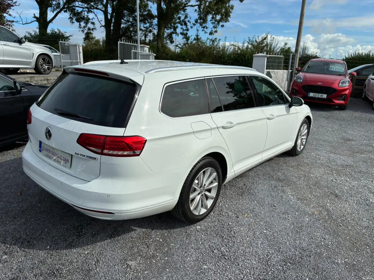 Volkswagen Passat 2.0 TDI SE BUSINESS BLUEMOTION - Image 2