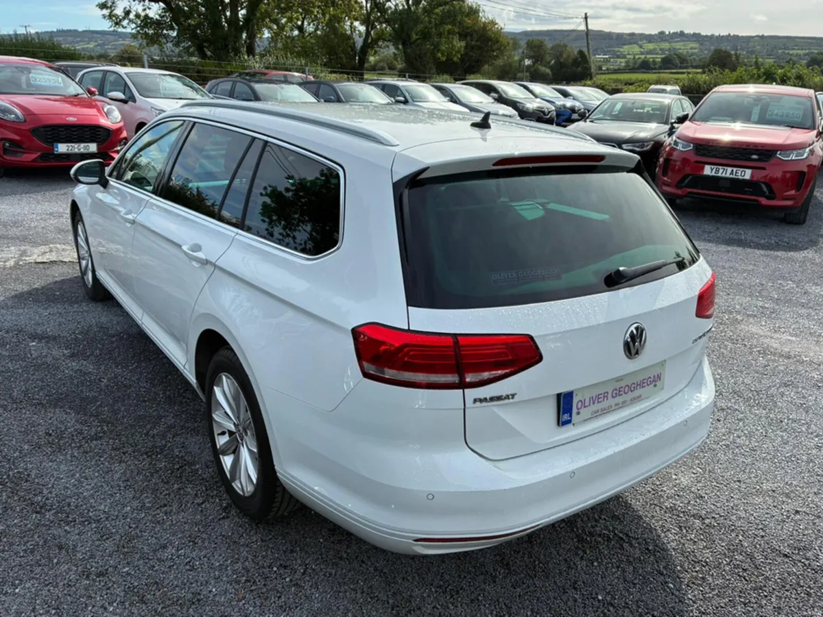 Volkswagen Passat 2.0 TDI SE BUSINESS BLUEMOTION - Image 4