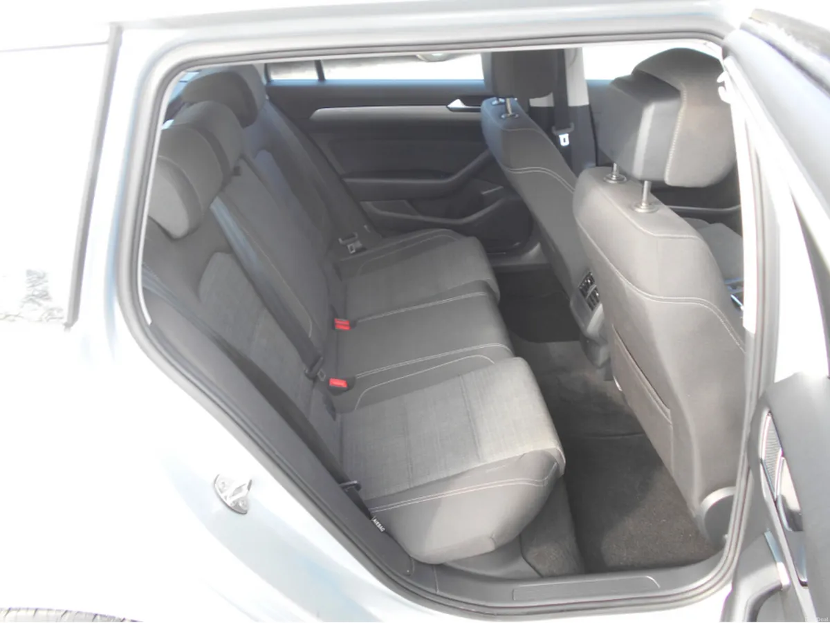 Volkswagen Passat SE NAV TDI S-A AUTO - Image 6