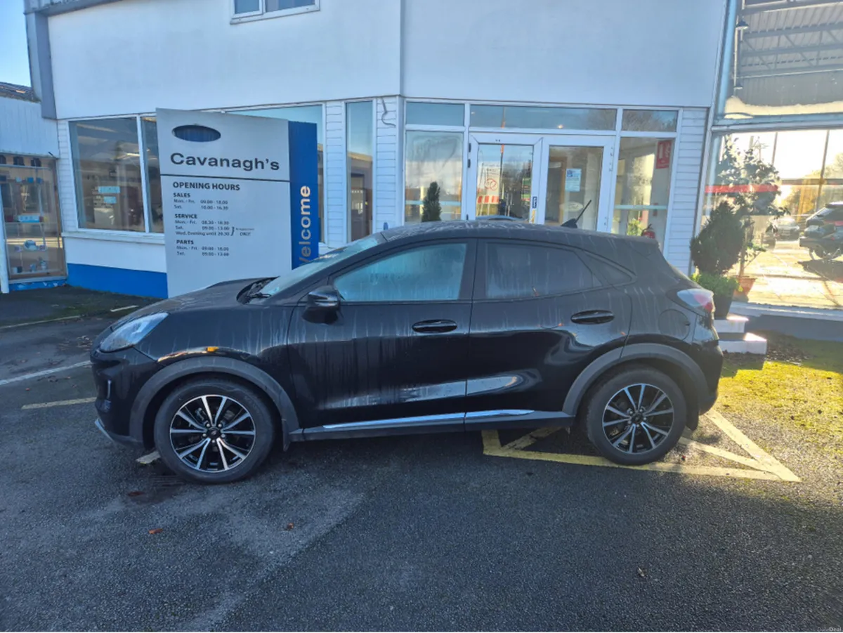 Ford Puma TITANIUM 5DR 1.0T 125 S6.2 AUTO - Image 4