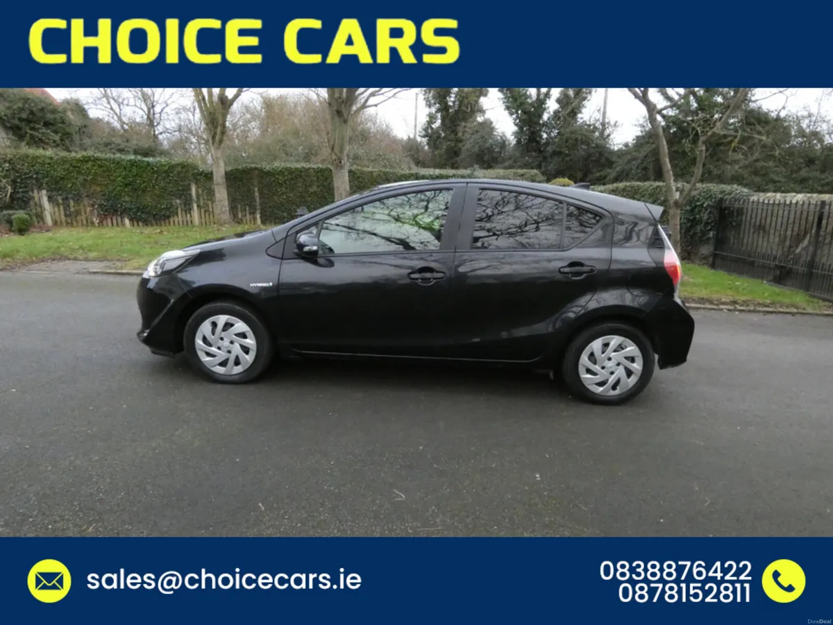 Toyota Aqua 1.5 AUTO HYBRID KEYLESS GO - Image 3