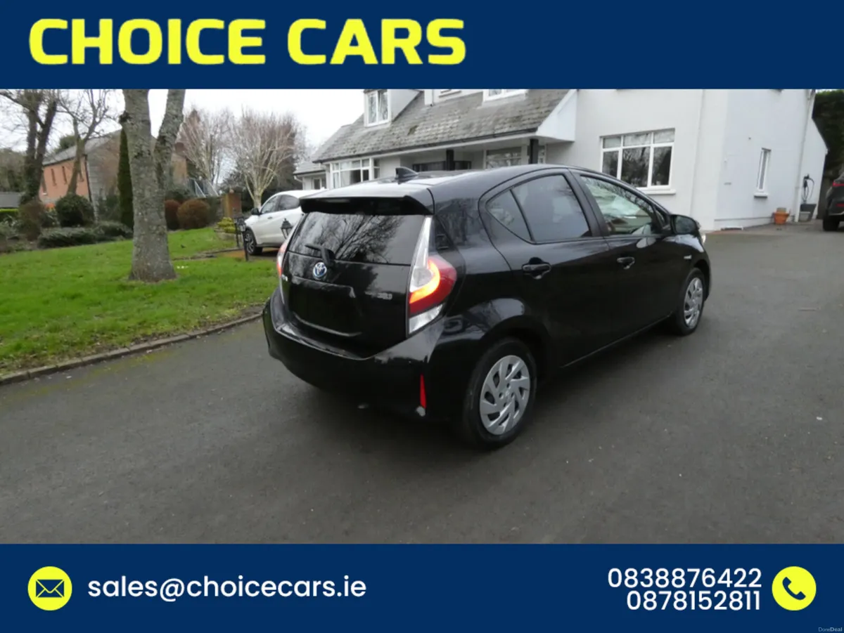 Toyota Aqua 1.5 AUTO HYBRID KEYLESS GO - Image 4