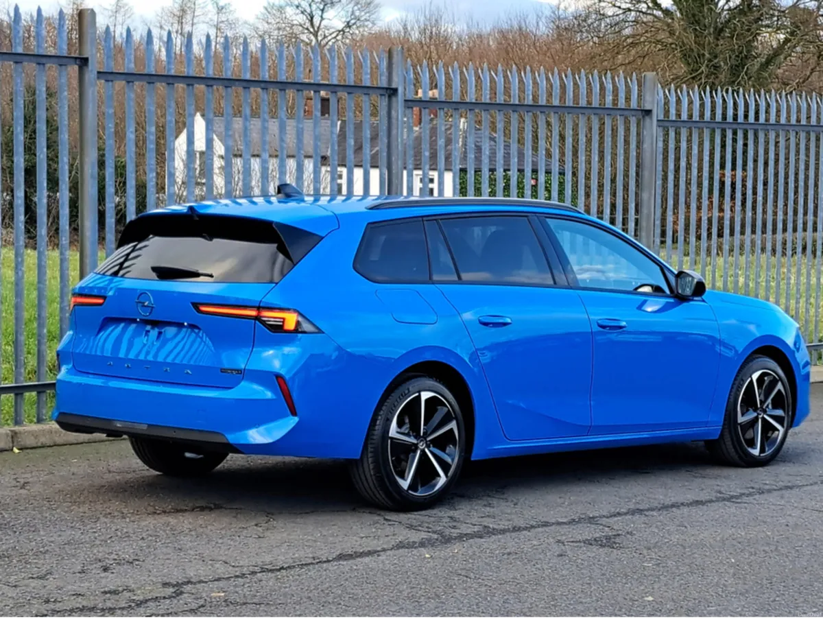 Opel Astra ELEGANCE 1.5TD 130HP TOURER AUTO - Image 4