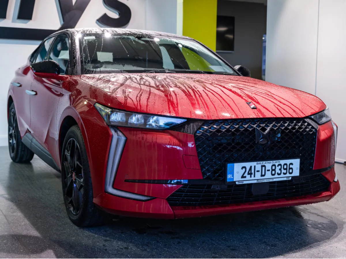 DS Automobiles DS 4 PERFOMANCE LINE E-TENSE 22 - Image 1