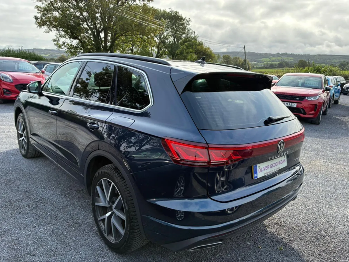 Volkswagen Touareg V6 ELEGANCE TSI PHEV 14.3 kWh A - Image 3