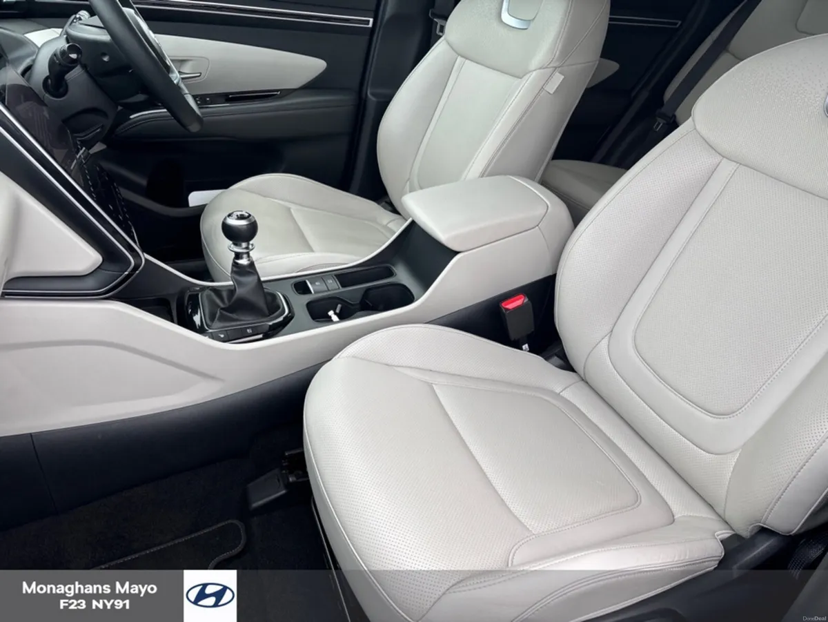 Hyundai Tucson EXECUTIVE PLUS 1.6 DIESEL 2TONE 5DR - Image 4