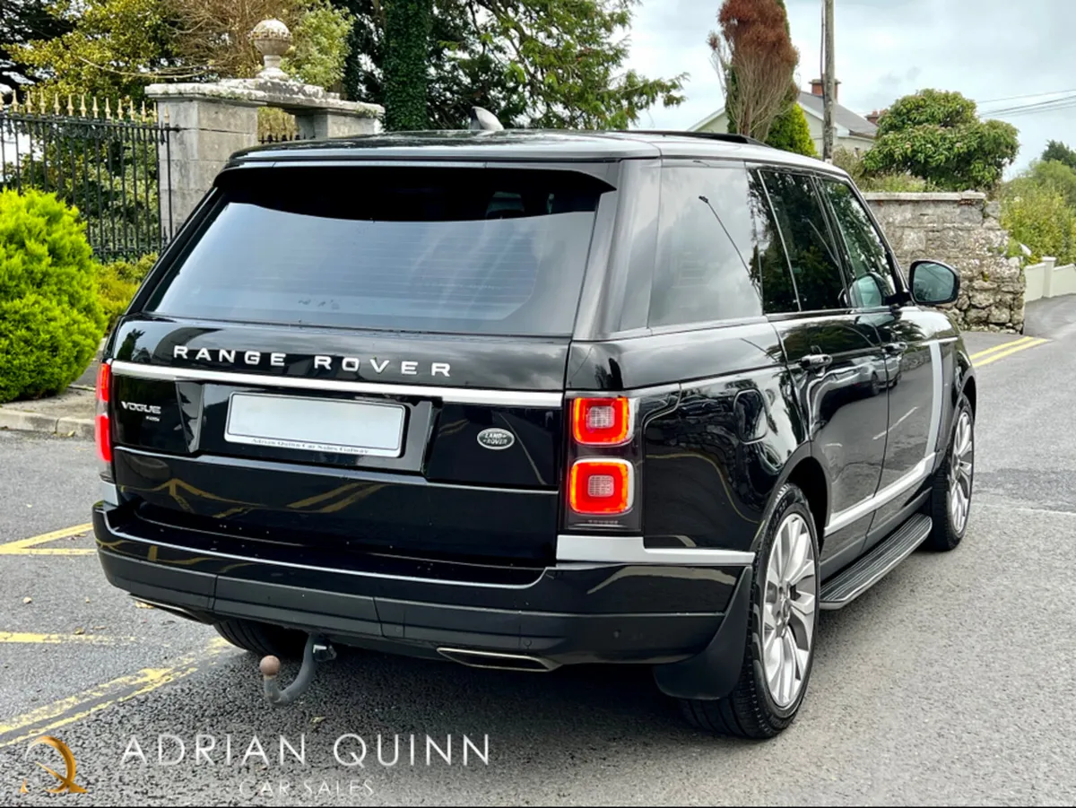 Land Rover Range Rover P400e VOGUE 404 BHP AUTO==H - Image 5