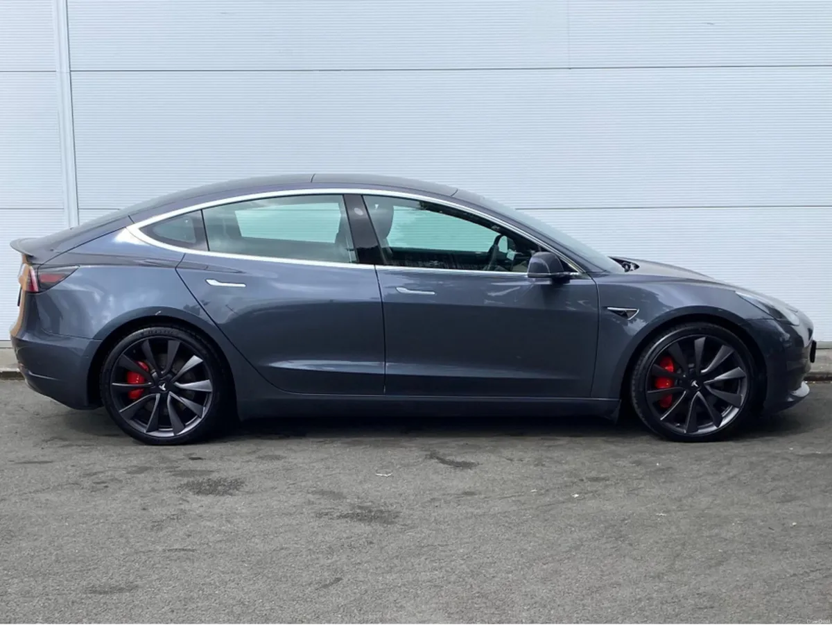 Tesla Model 3 PERFORMANCE DUAL MOTORS 4DR AUTO - Image 4