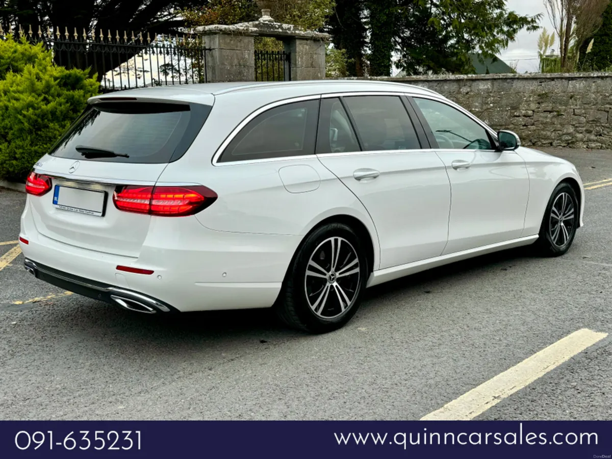 Mercedes-Benz E-Class E 220d SPORT ESTATE 5DR AUTO - Image 3