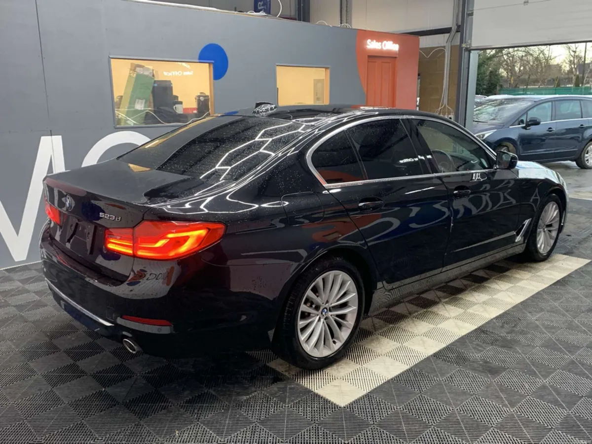 BMW 5-Series 2019 BMW 520D 523D LUXURY AUTOMATIC / - Image 5
