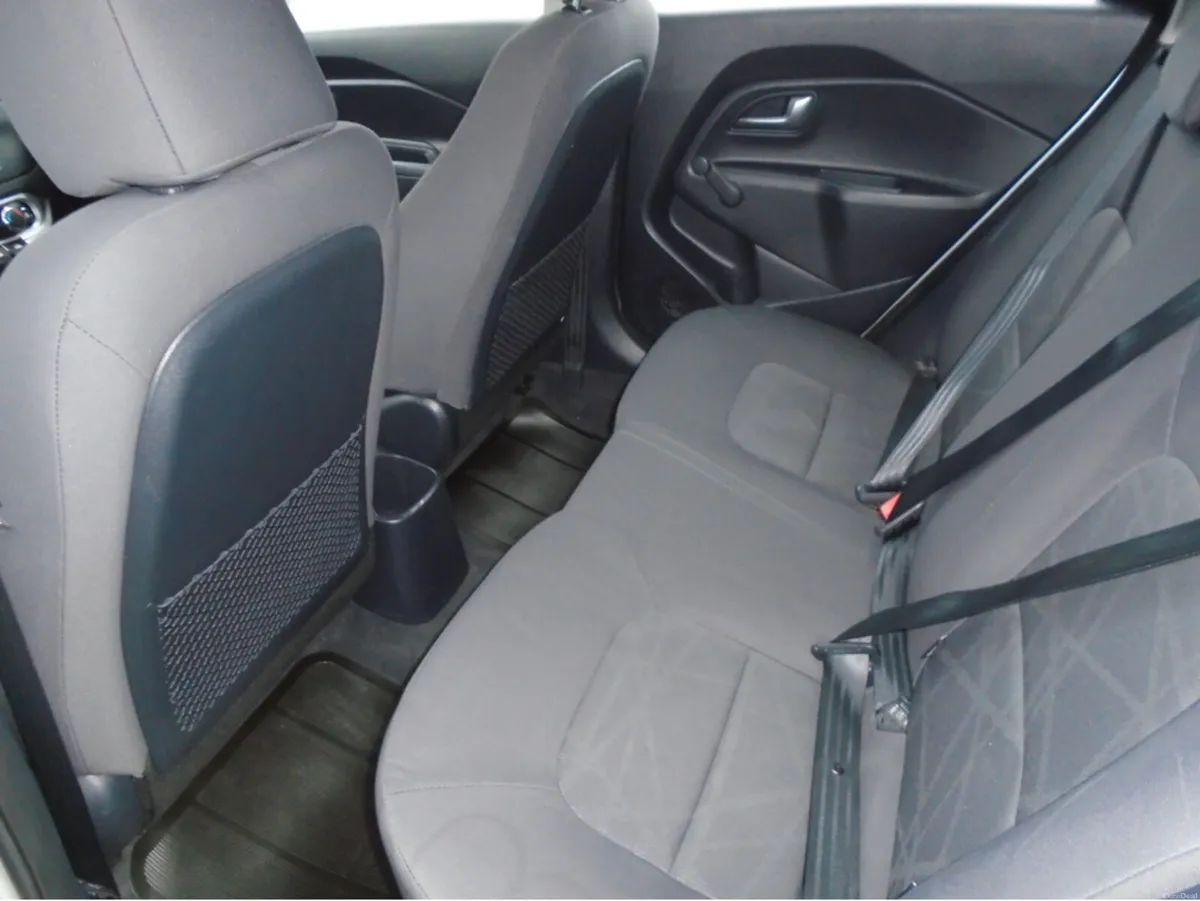 Kia Rio 1.4 5DR Diesel - Image 4