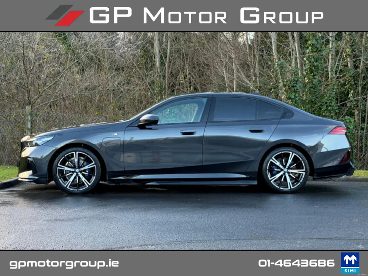 BMW 5-Series 530E 22.1 kWh M SPORT M PERFORMANCE A - Image 2