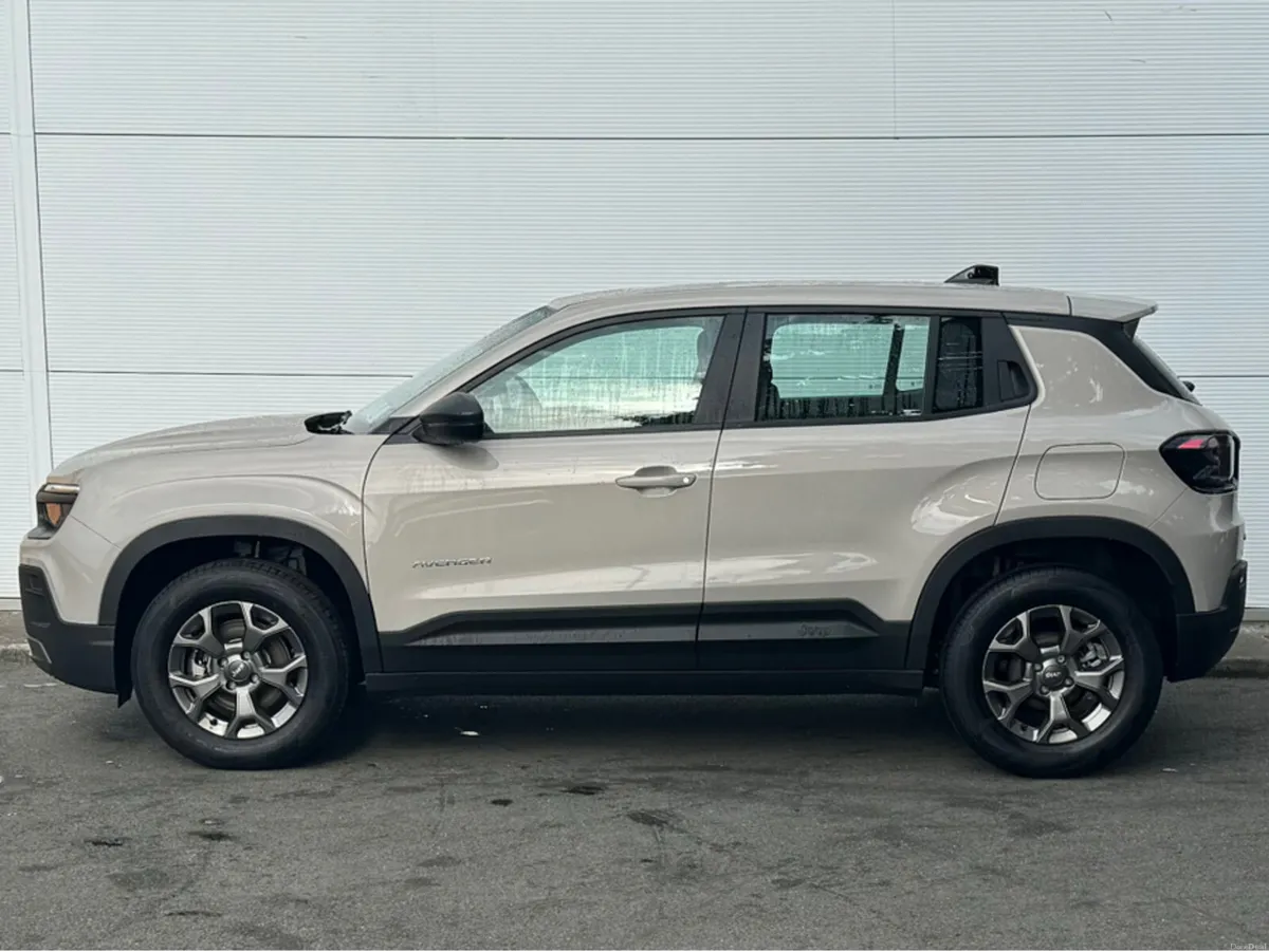 Jeep Avenger Altitude 1.2 e-Hybrid 100HP e-DCT - Image 5