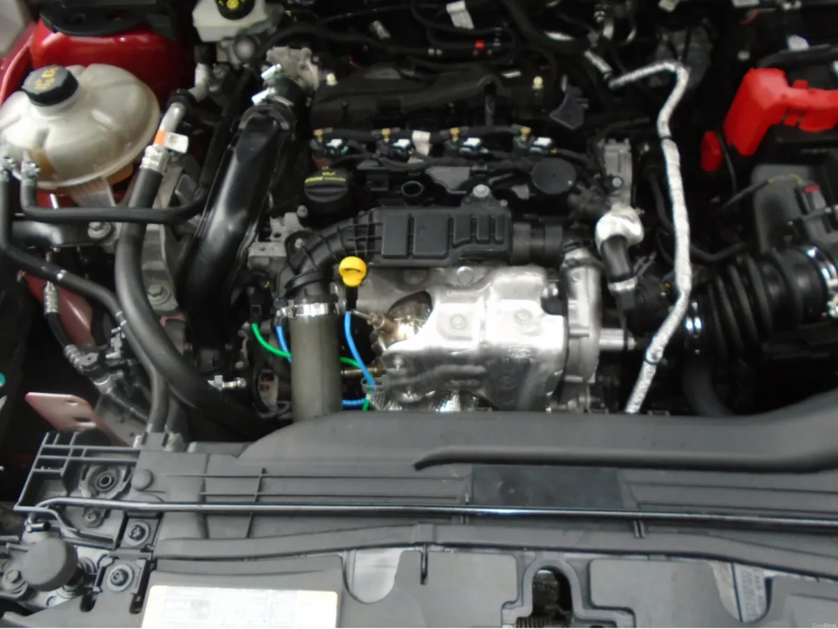 Ford Kuga TITANIUM 5DR 1.5 TD 120 S6.2 M6 F - Image 3