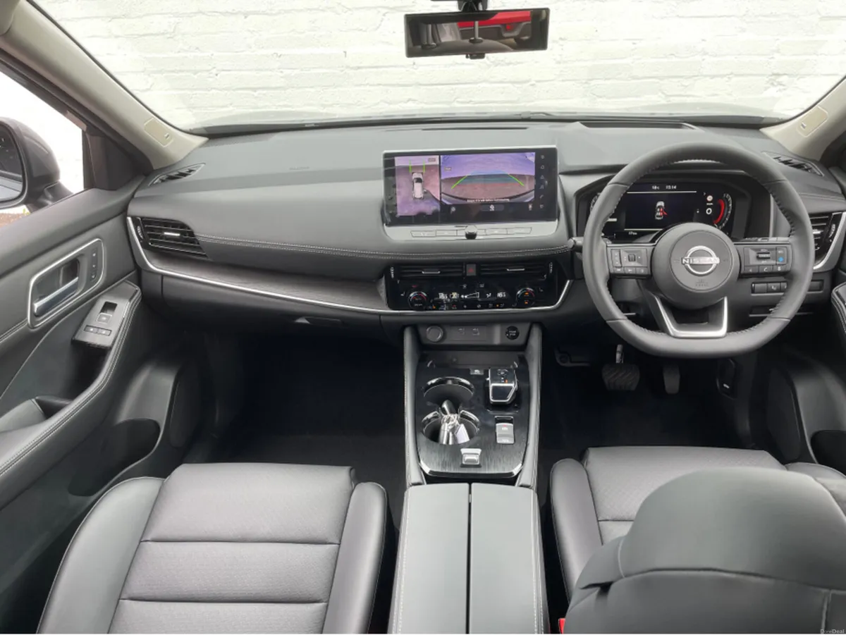 Nissan X-Trail SVE Leather Automatic HYBRID - Image 4