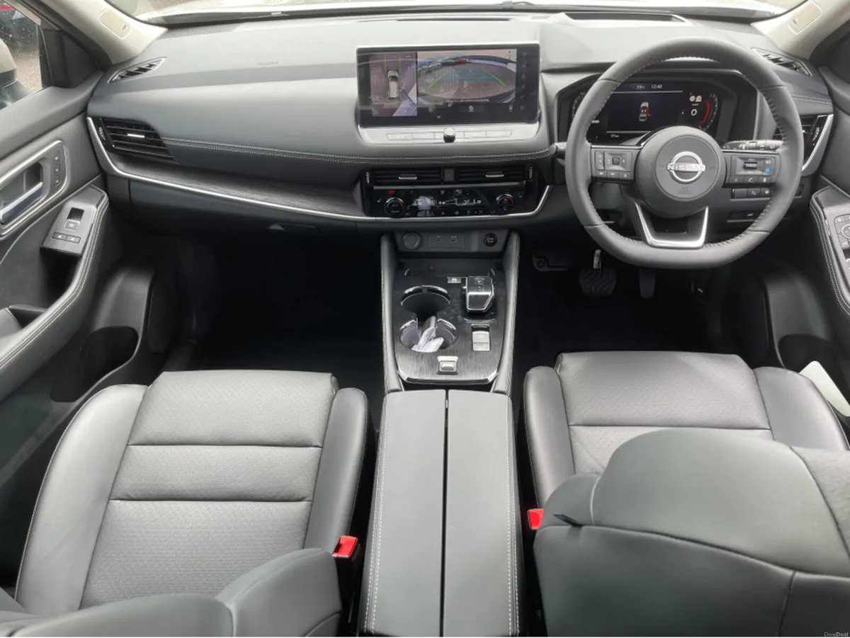 Nissan X-Trail SVE Leather Automatic HYBRID - Image 3